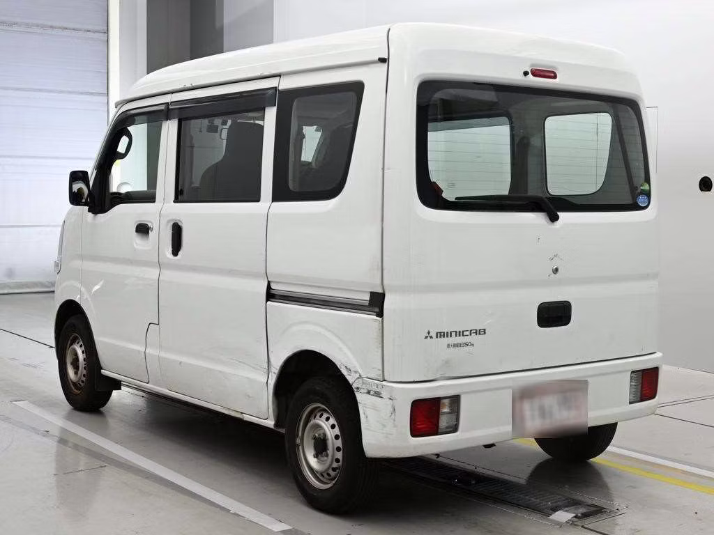 MITSUBISHI MINICAB