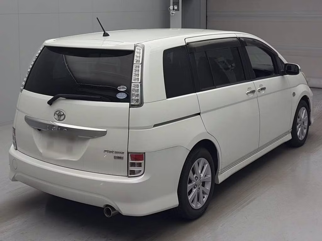TOYOTA ISIS