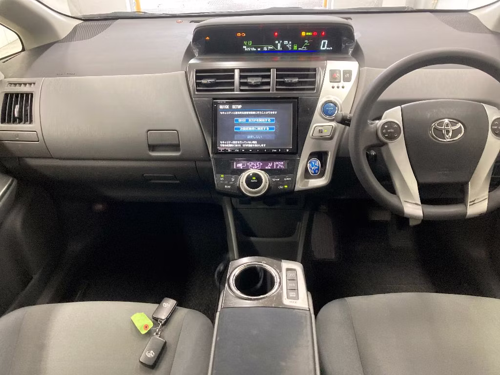 TOYOTA PRIUS ALPHA