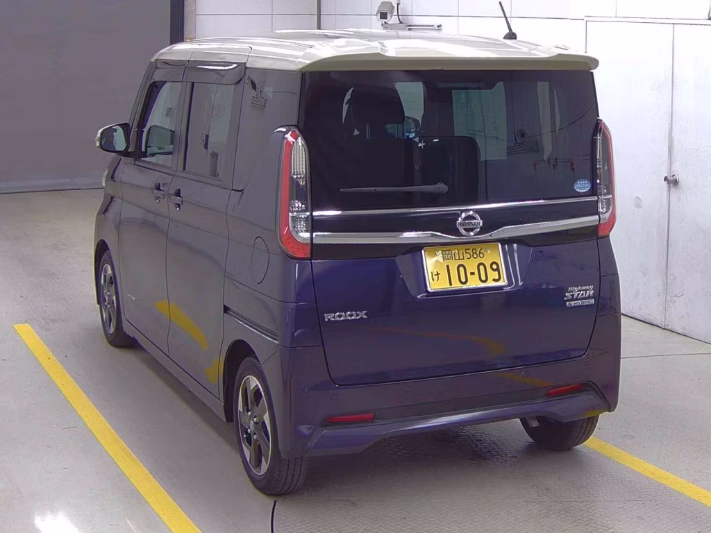 NISSAN ROOX