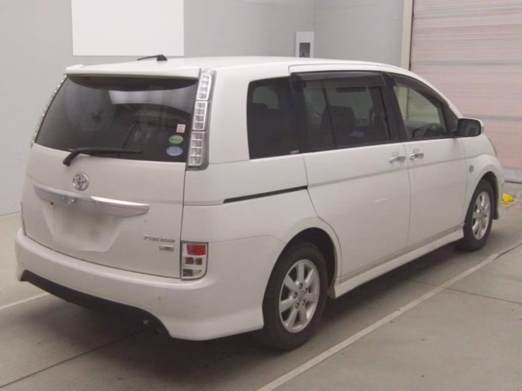 TOYOTA ISIS