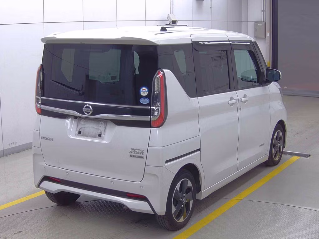 NISSAN ROOX