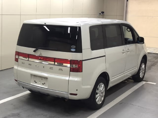 MITSUBISHI DELICA D:5