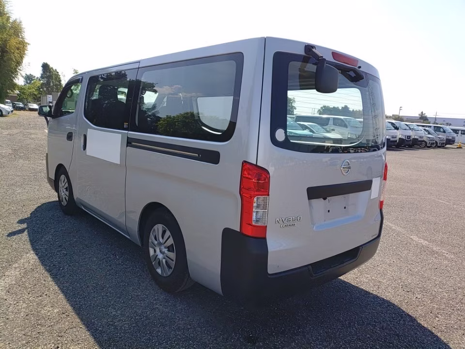 NISSAN NV350 CARAVAN