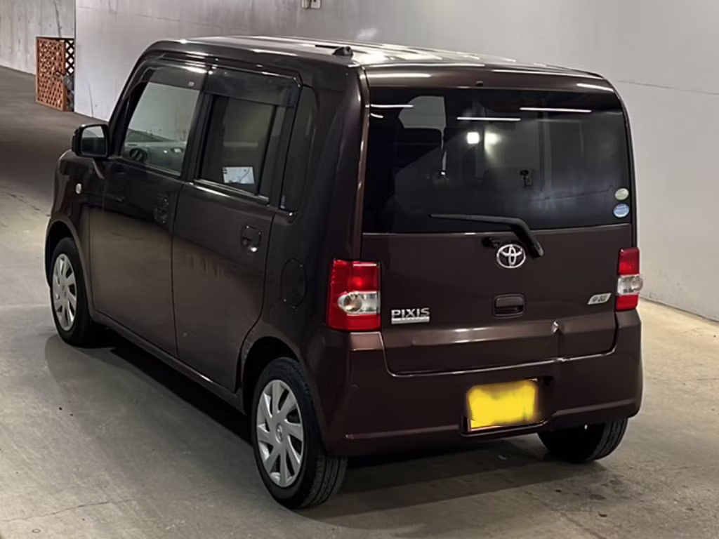TOYOTA PIXIS SPACE