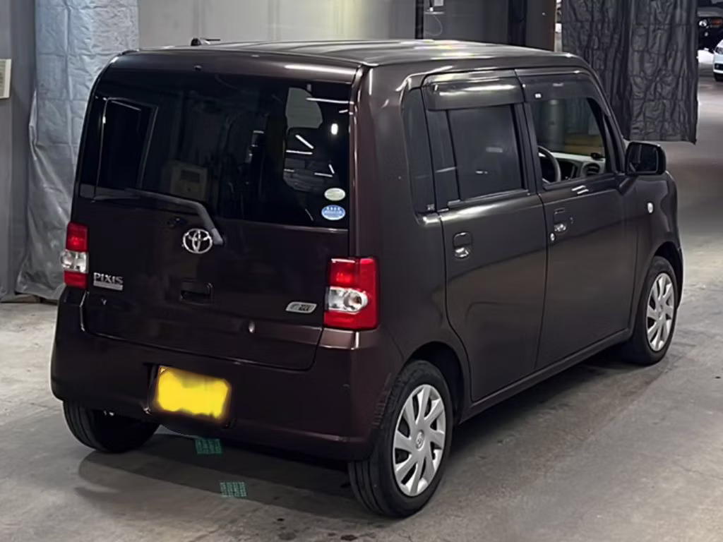 TOYOTA PIXIS SPACE