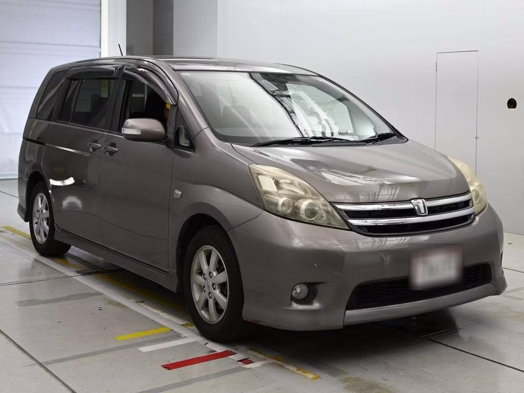TOYOTA ISIS