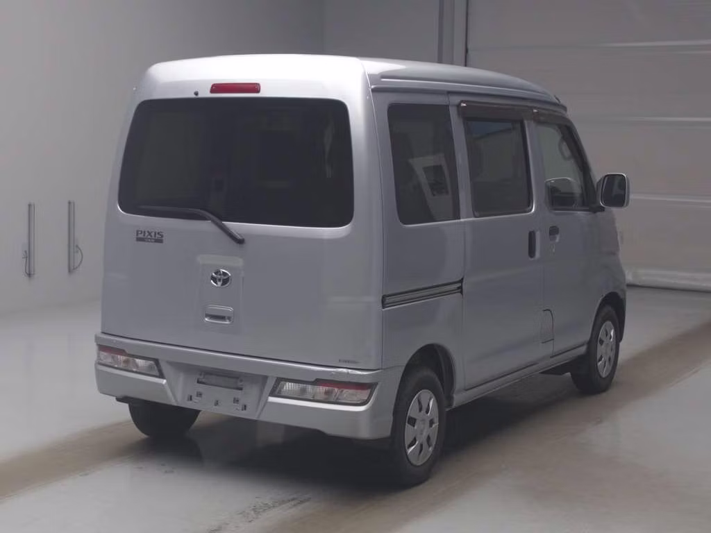 TOYOTA PIXIS VAN