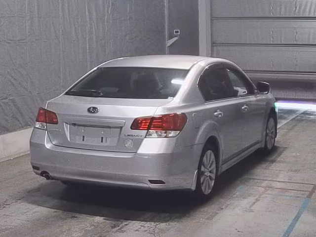 SUBARU LEGACY B4