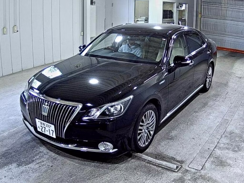 TOYOTA CROWN MAJESTA