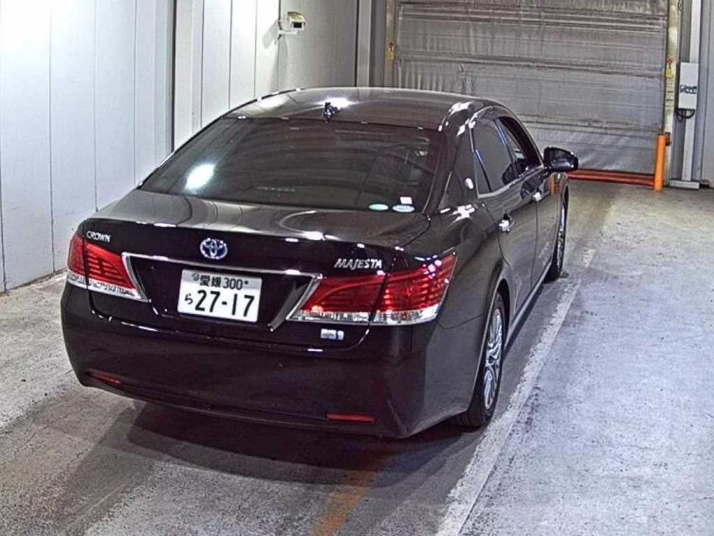 TOYOTA CROWN MAJESTA
