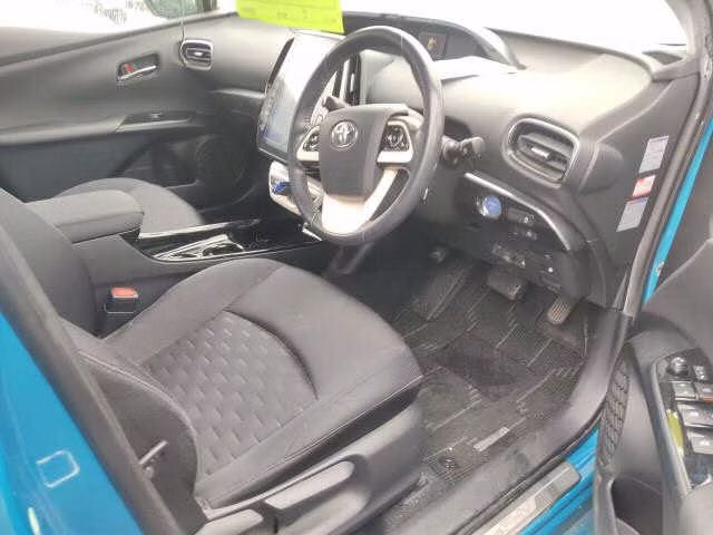 TOYOTA PRIUS PHV