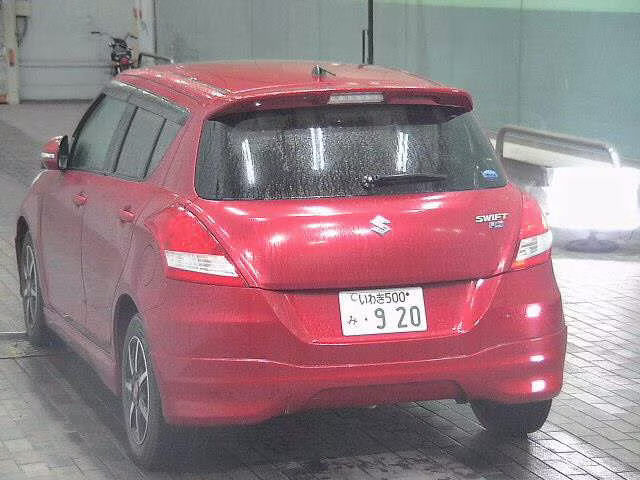 SUZUKI SWIFT