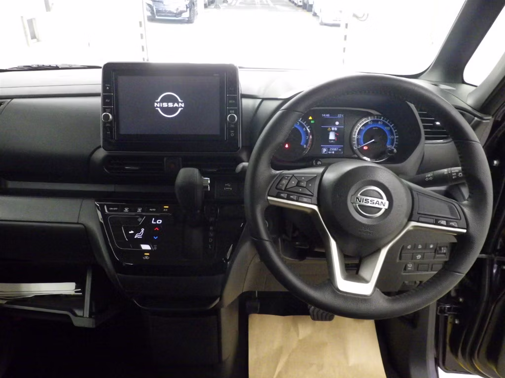 NISSAN ROOX
