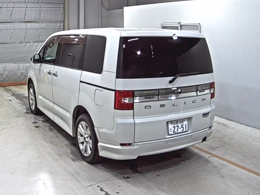 MITSUBISHI DELICA D:5