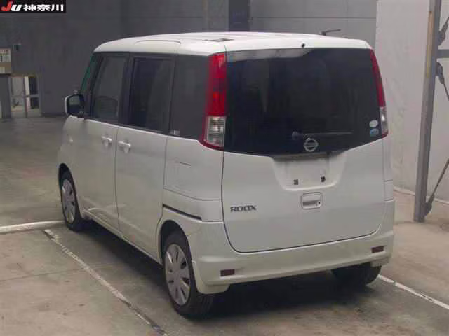 NISSAN ROOX
