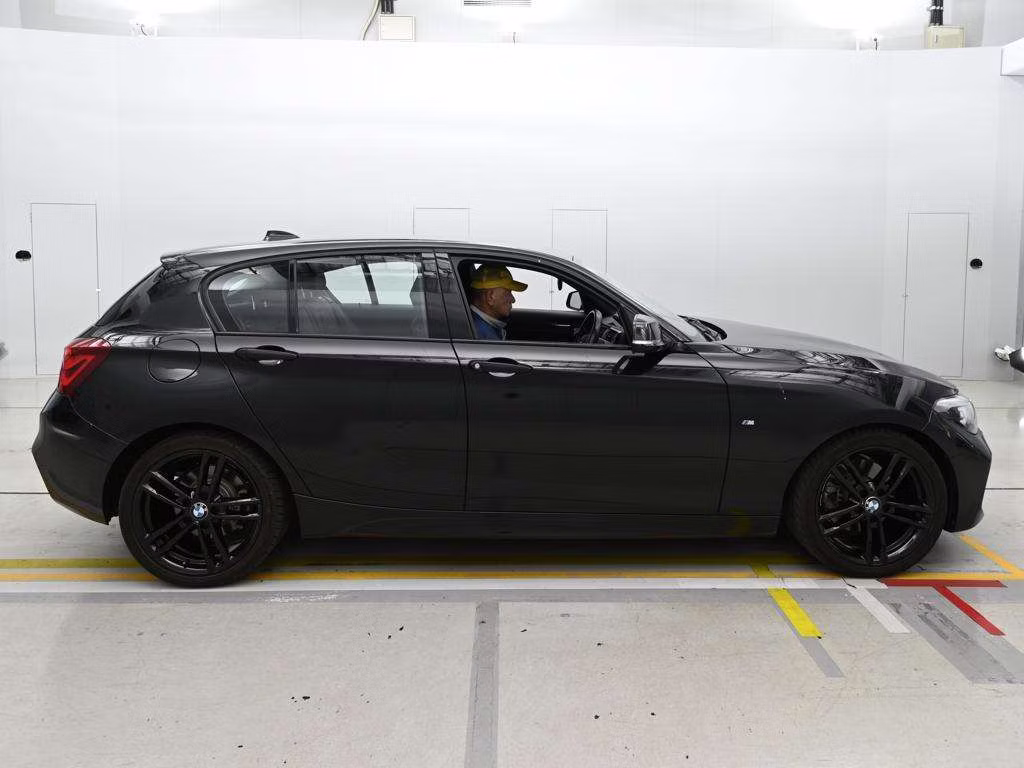 BMW 1-SERIES