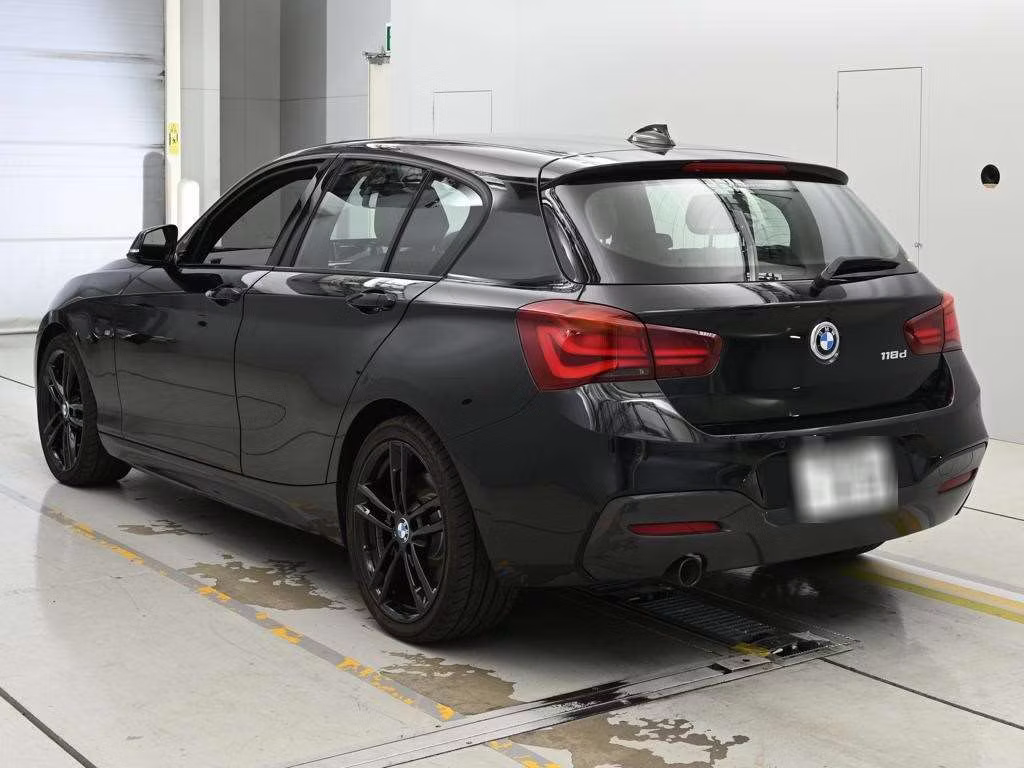 BMW 1-SERIES