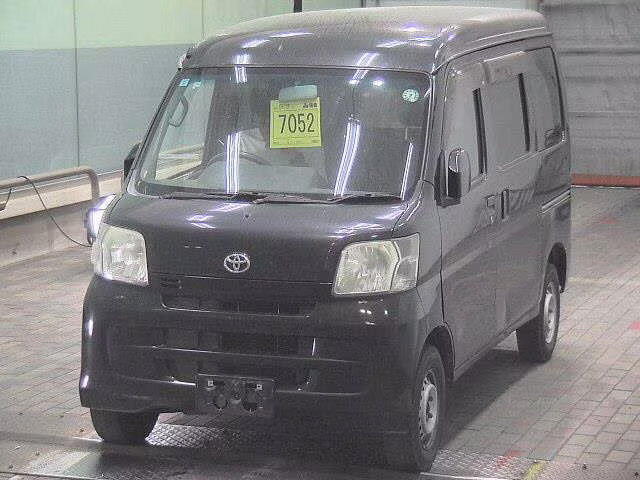 TOYOTA PIXIS VAN