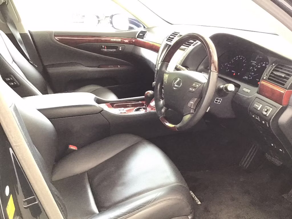 LEXUS LS460
