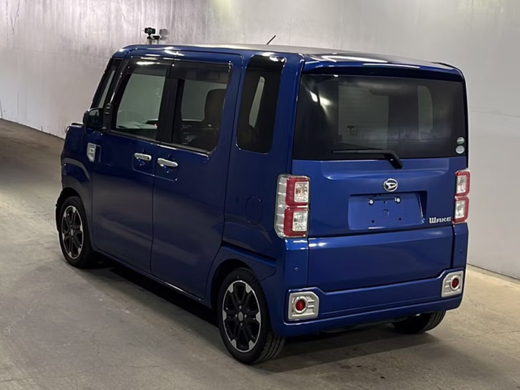 DAIHATSU WAKE