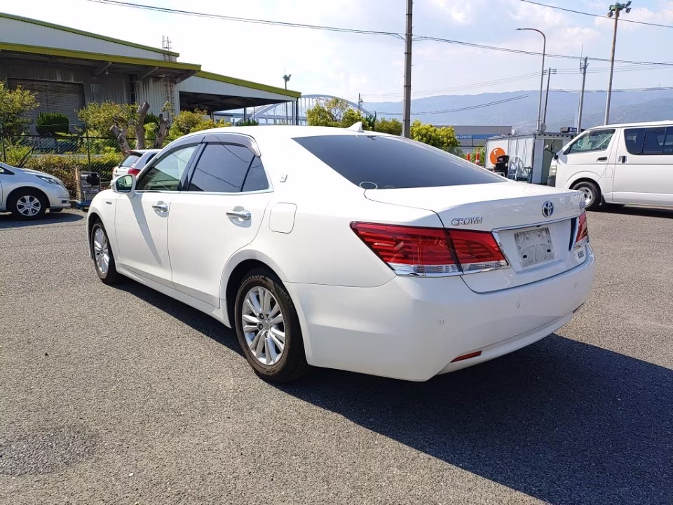 TOYOTA CROWN