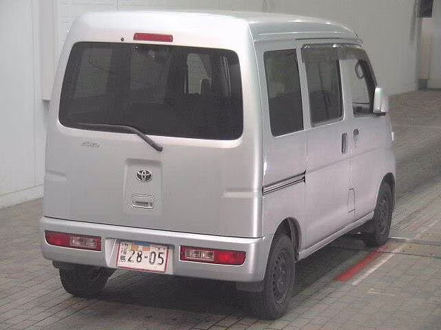 TOYOTA PIXIS VAN