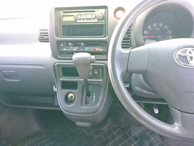 TOYOTA PIXIS VAN