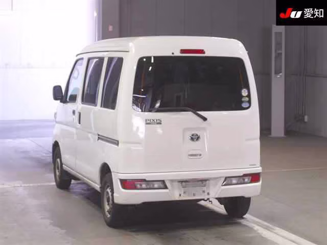 TOYOTA PIXIS VAN
