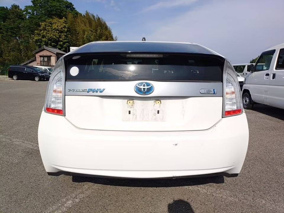 TOYOTA PRIUS PHV