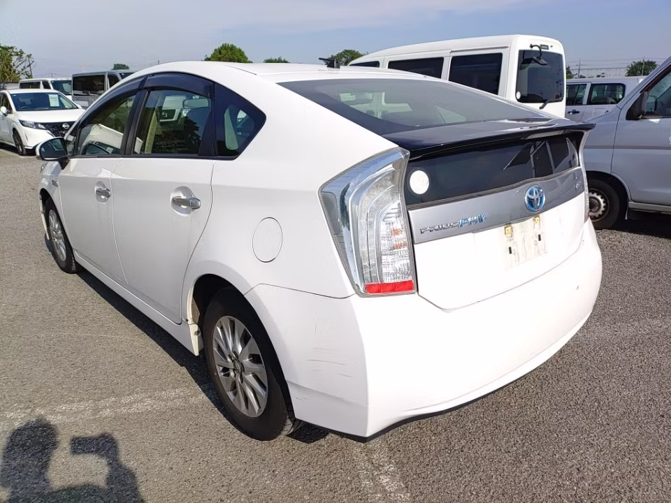 TOYOTA PRIUS PHV