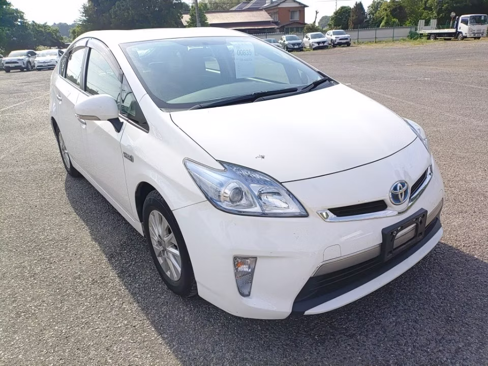 TOYOTA PRIUS PHV