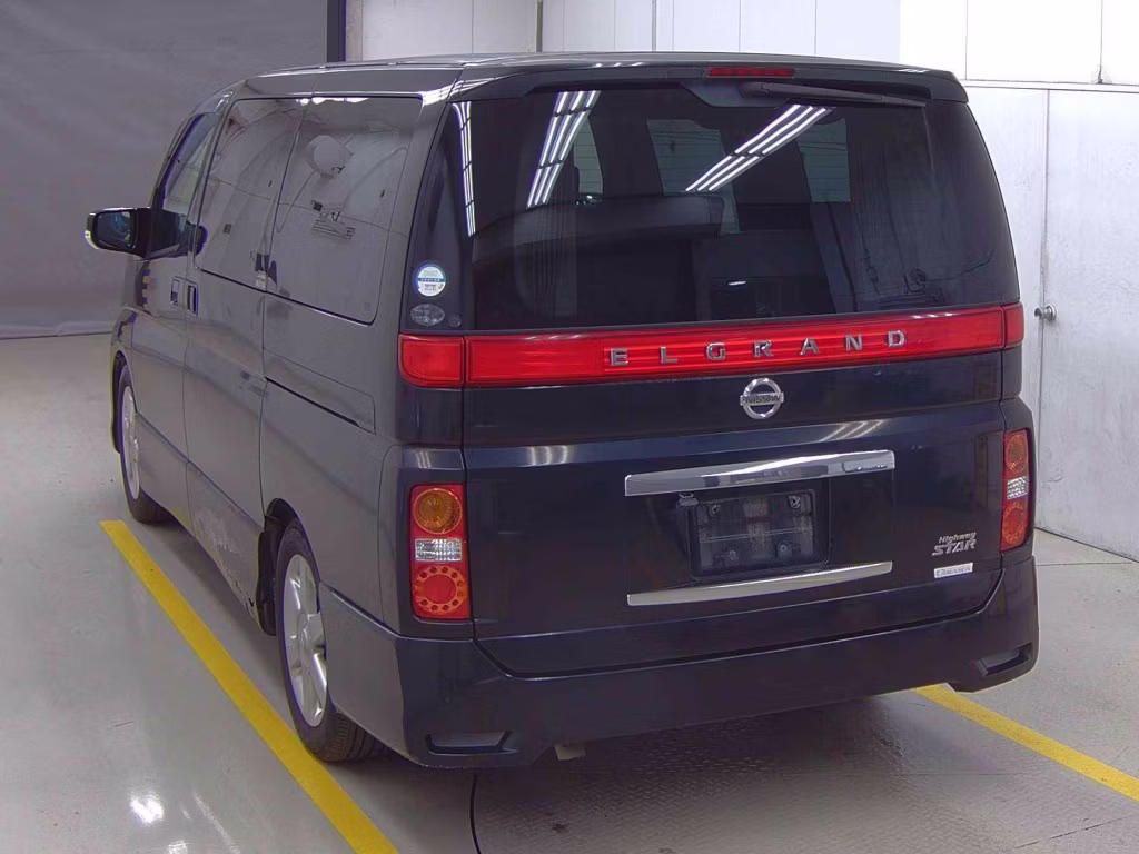 NISSAN ELGRAND