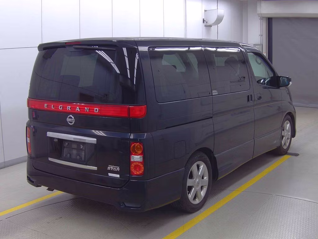NISSAN ELGRAND