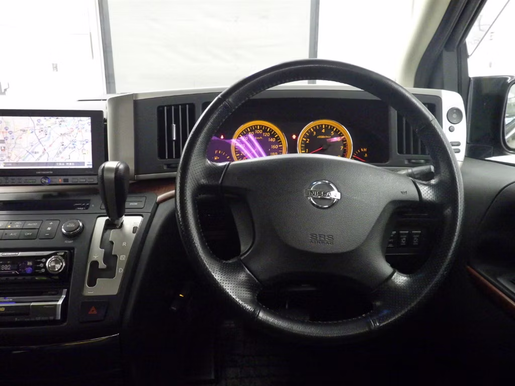 NISSAN ELGRAND