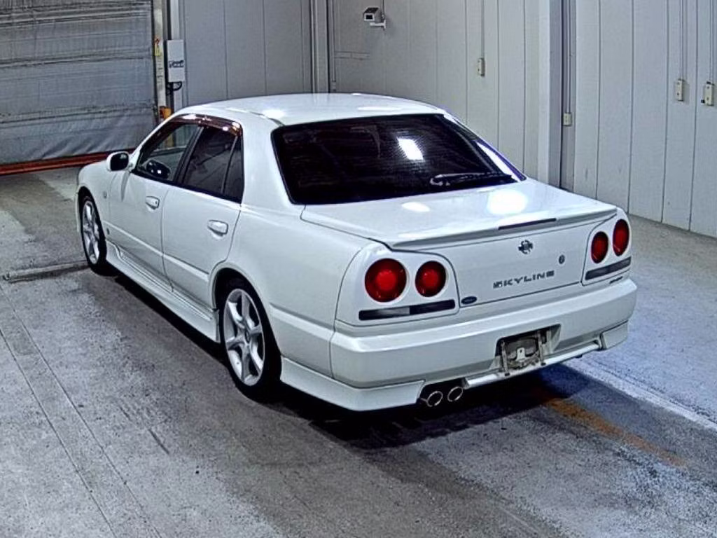 NISSAN SKYLINE