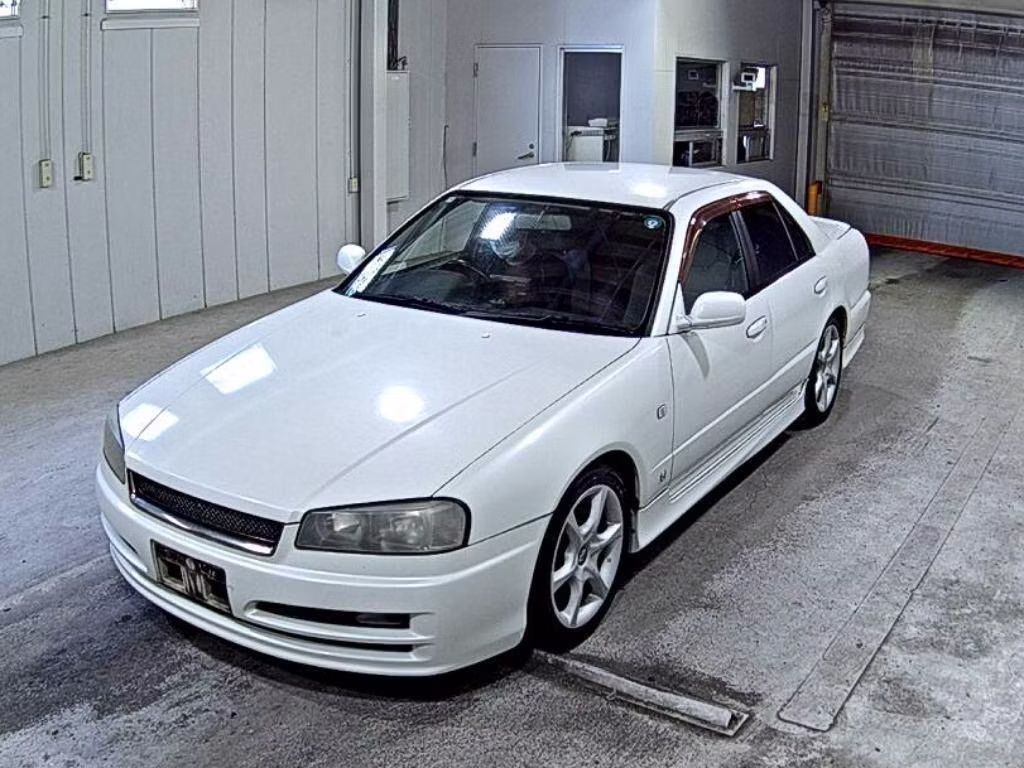 NISSAN SKYLINE