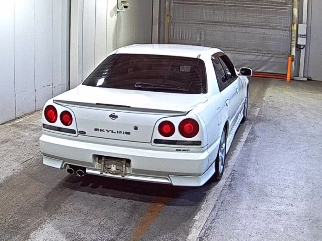 NISSAN SKYLINE
