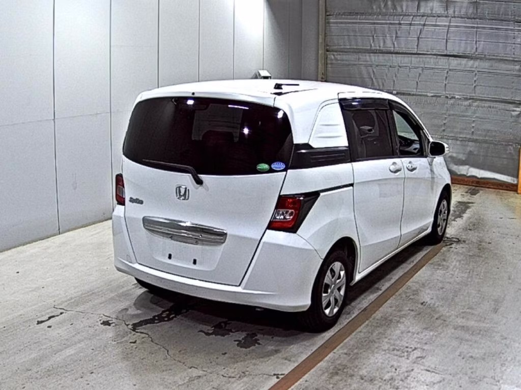 HONDA FREED SPIKE