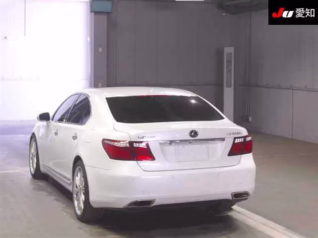 LEXUS LS600H
