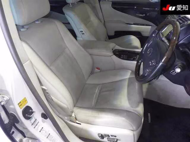 LEXUS LS600H