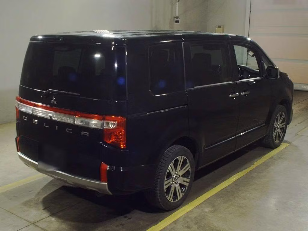 MITSUBISHI DELICA D:5