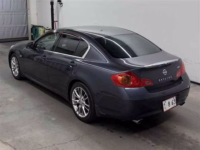 NISSAN SKYLINE