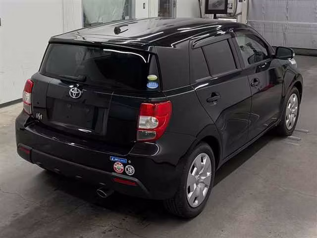 TOYOTA IST
