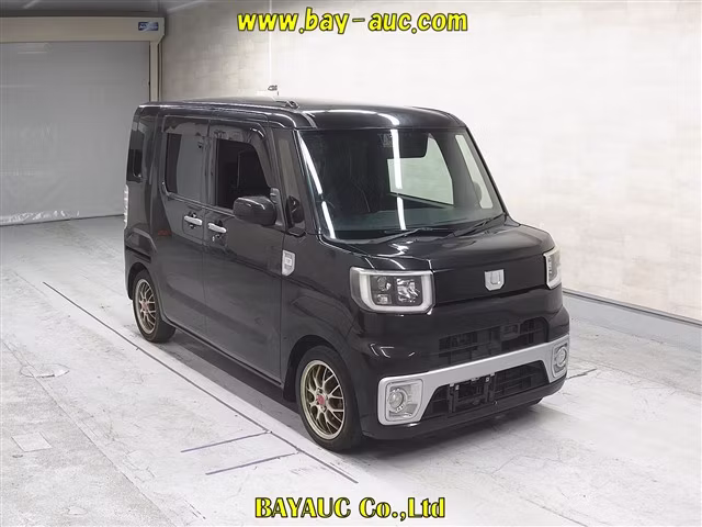 DAIHATSU WAKE