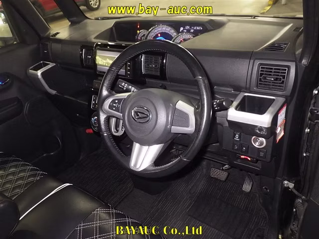 DAIHATSU WAKE