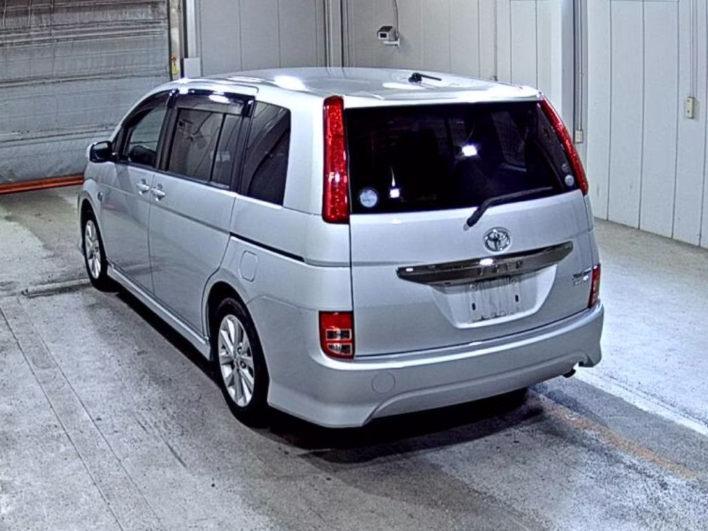 TOYOTA ISIS