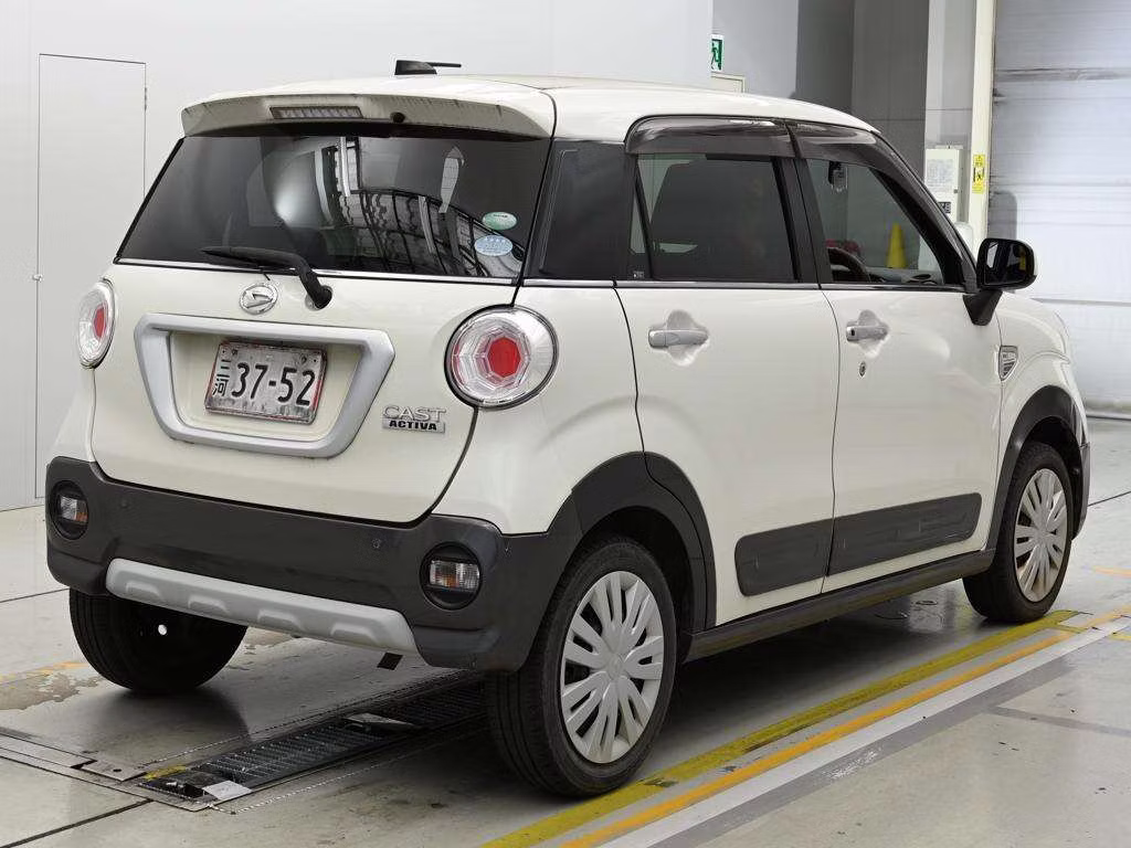 DAIHATSU CAST