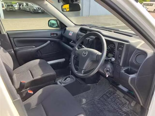 MAZDA FAMILIA