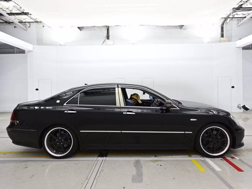 TOYOTA CROWN